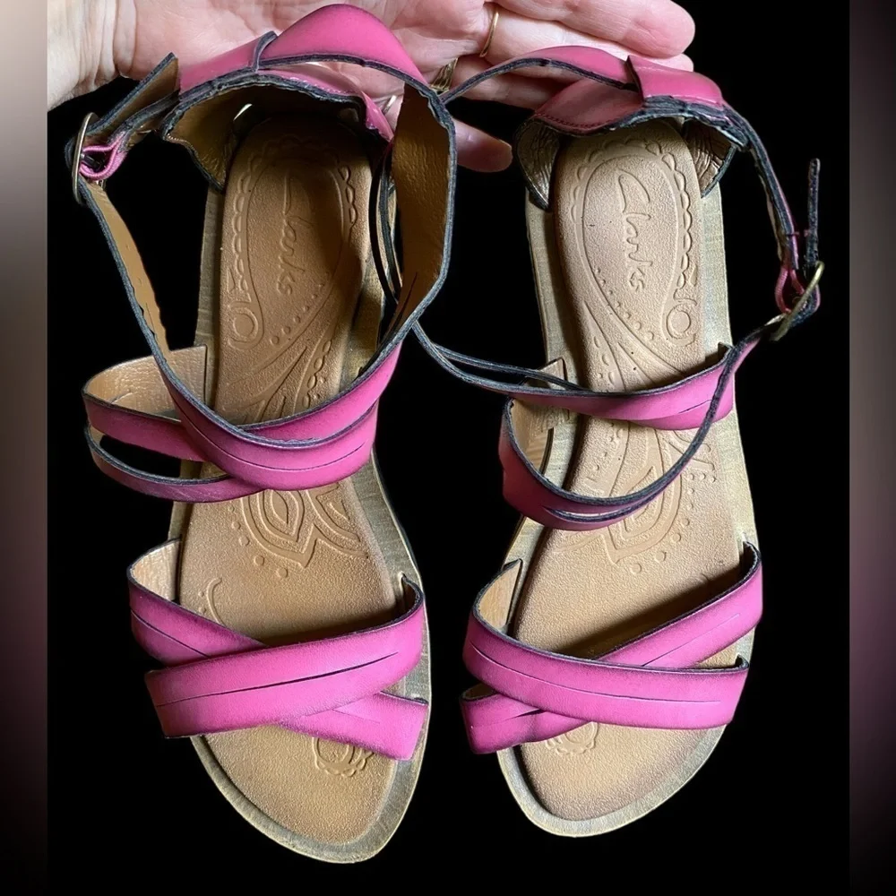 Clark’s-size 8 raspberry “Billie Jazz” sandals. Non slip sole. VG preowned!!